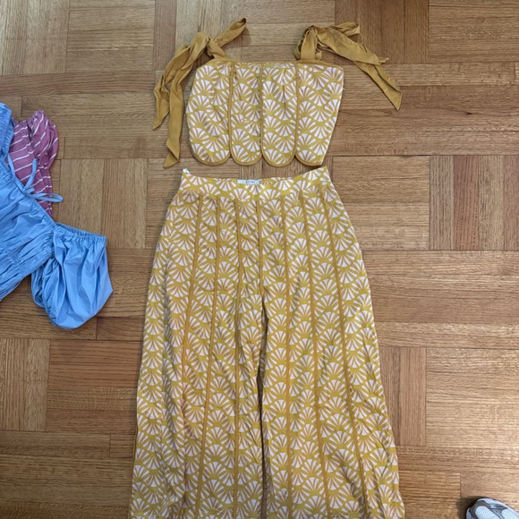 Azulu Dresses & Skirts - Intermix Azulu Coconut Shoulder Tie top and flared pant size M Gold yellow color